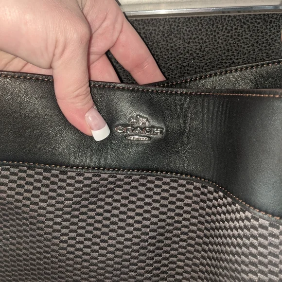 NWOT Coach Lexy bag. - Picture 2 of 8